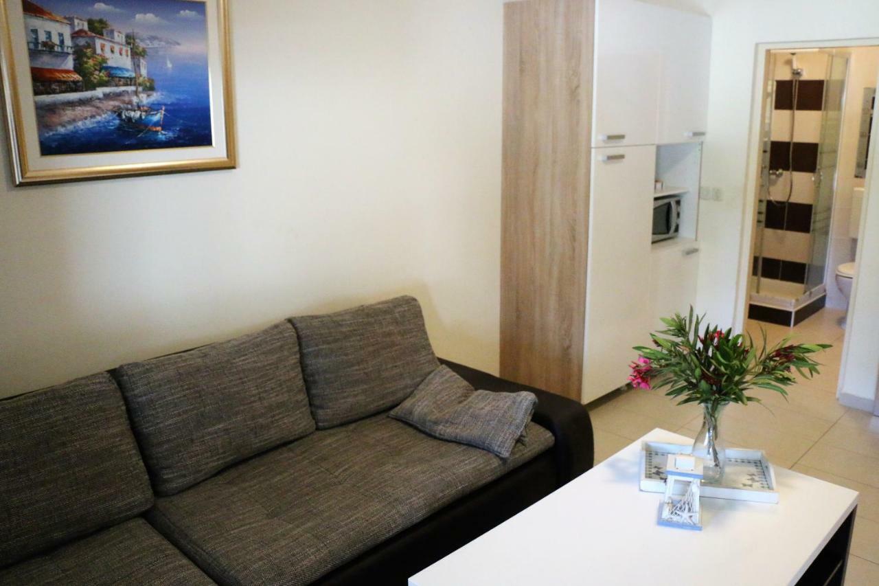 Apartments Vir Delfin Eksteriør bilde